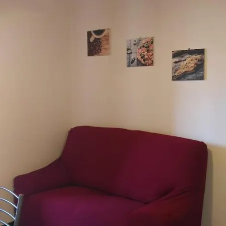 Garibaldi Bilocale E Monolocale In Centro A Terzo E Piano Foligno