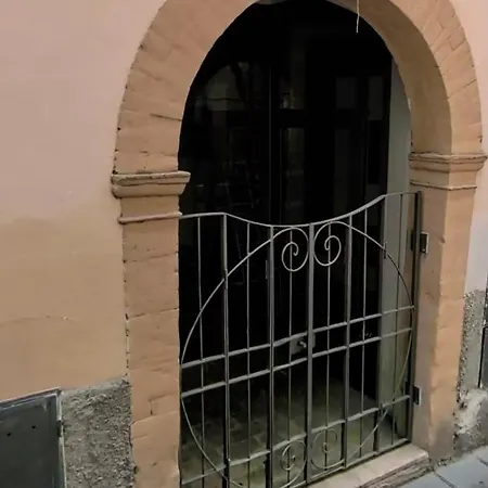 Garibaldi Bilocale E Monolocale In Centro A Terzo E Piano * Foligno