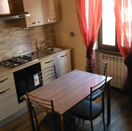 Garibaldi Bilocale E Monolocale In Centro A Terzo E Piano Lejlighed